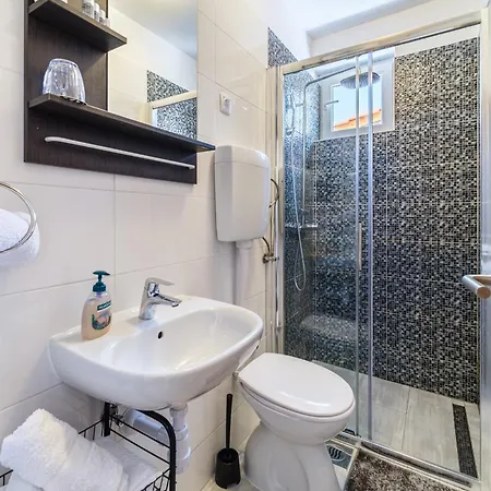 Anna 3* Milna (Brac)